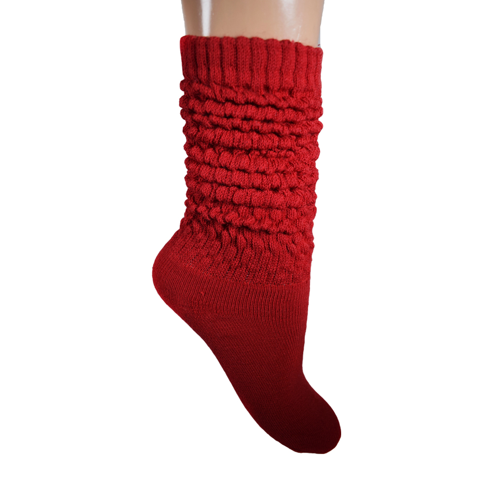 Calcetines rojos con motivo de grecas alpinas de Lipsy